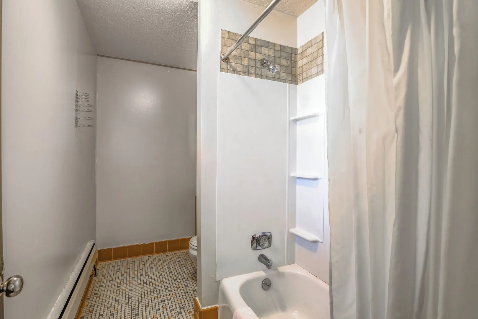 Love Hotels Silver Street by OYO at Hurley WI