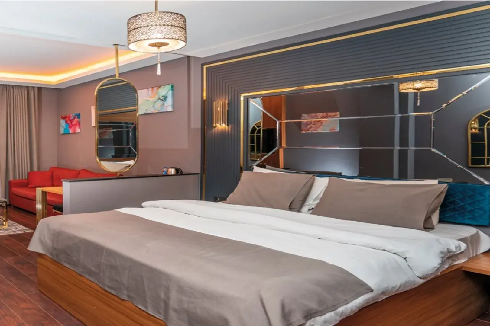 216 Eagle Palace Suite