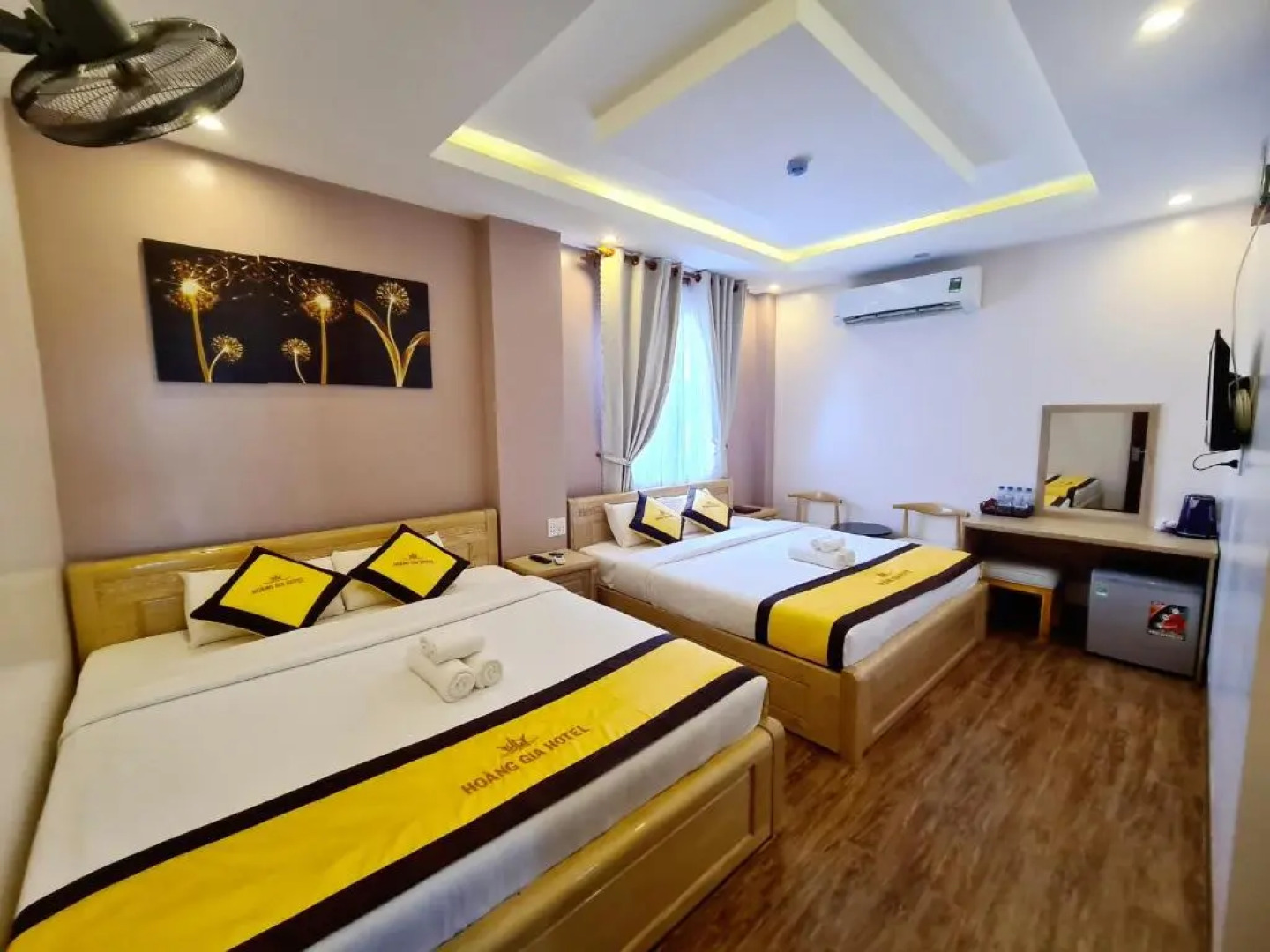 Hoang Gia Hotel Con Đao