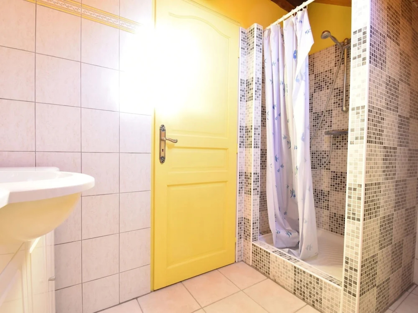 Cozy Holiday Home in Florimont-Gaumier with Private Pool