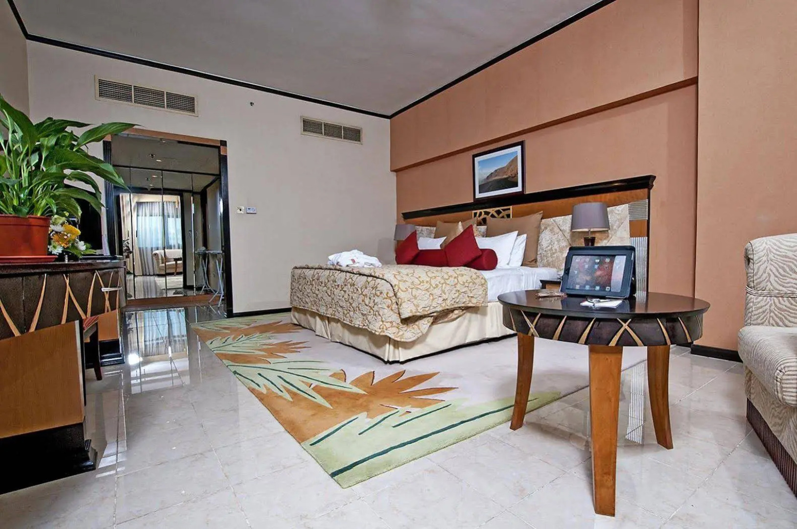 Отель The Park Hotel Formerly Al Jawhara Gardens