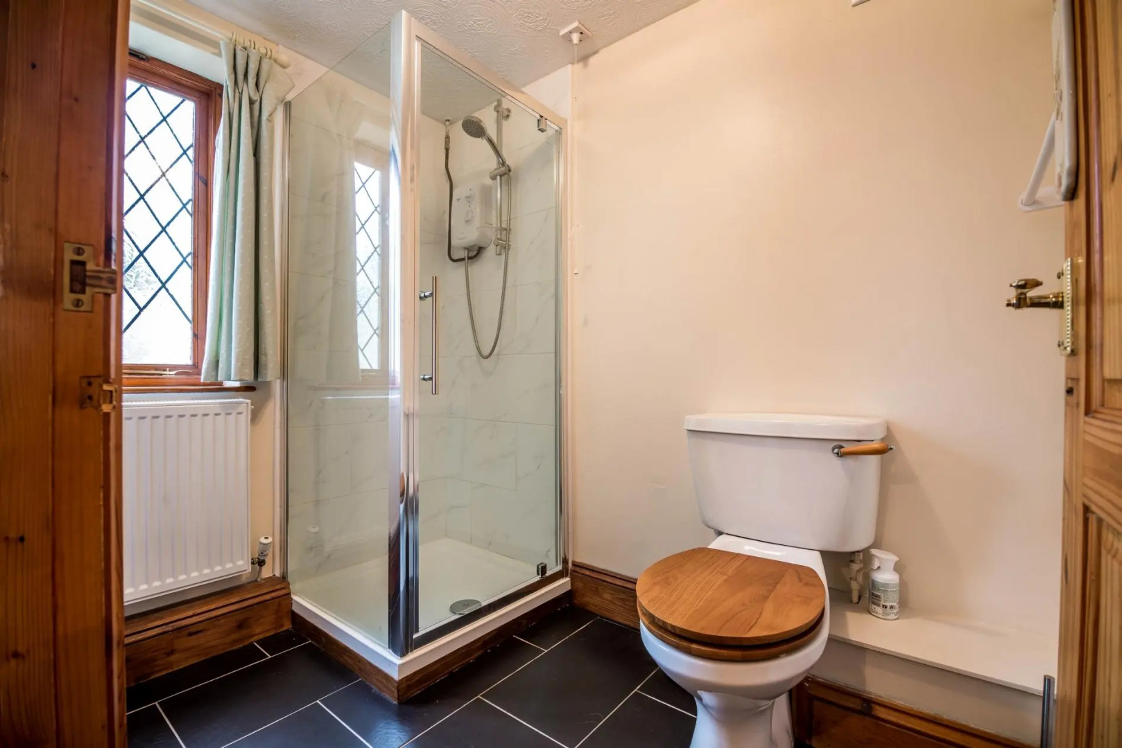 The Brambles - 2 Bedroom Cottage - Llanteg