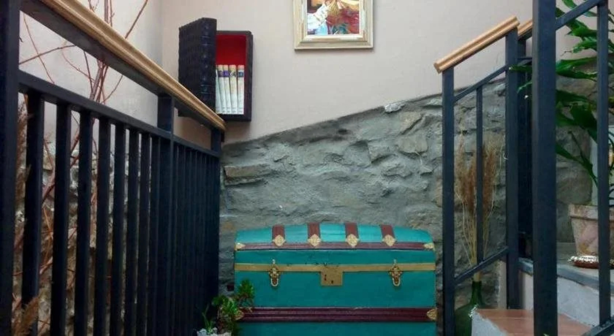 Ana de las Tejas Azules