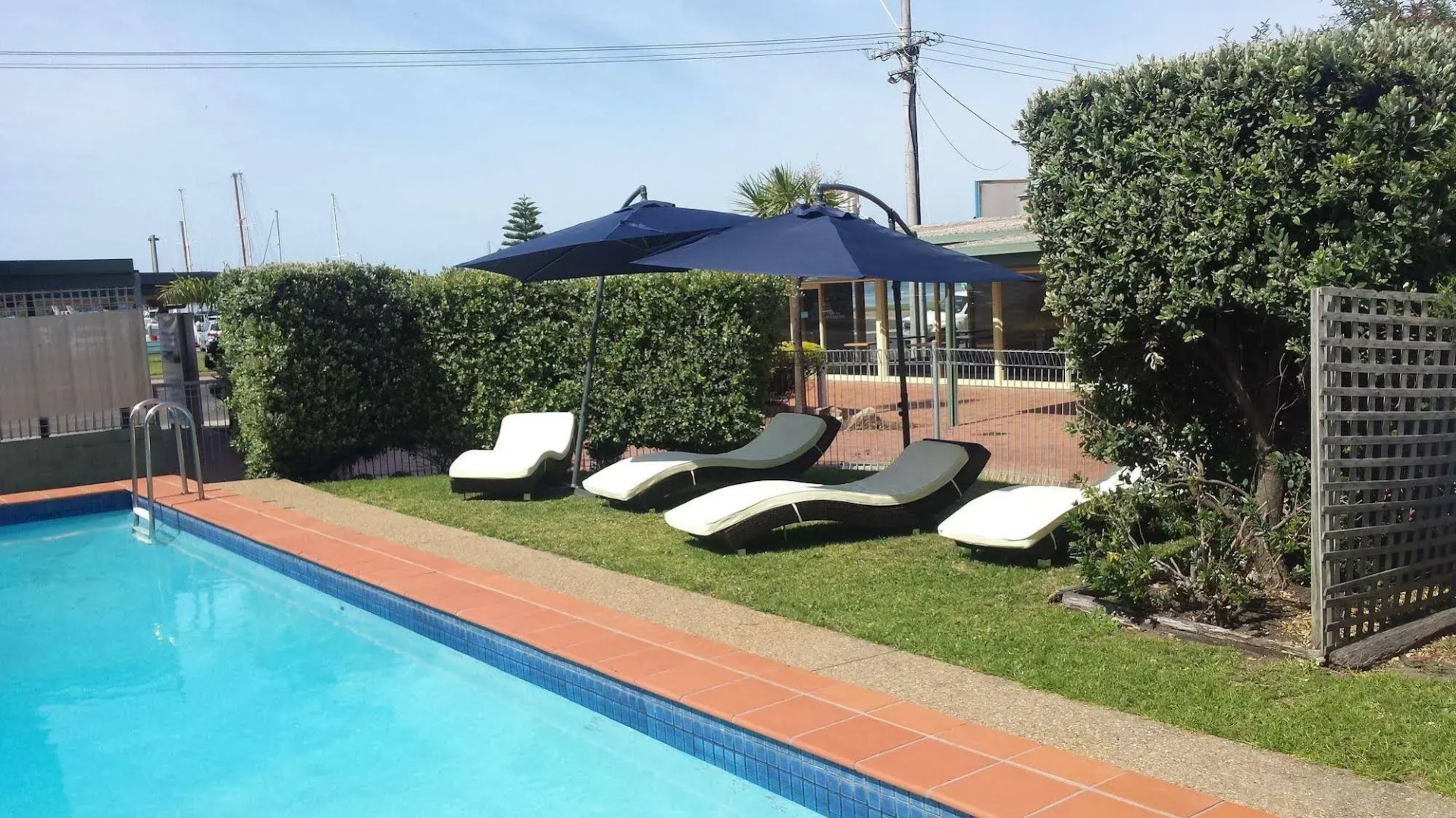 Shifting Sands Motel