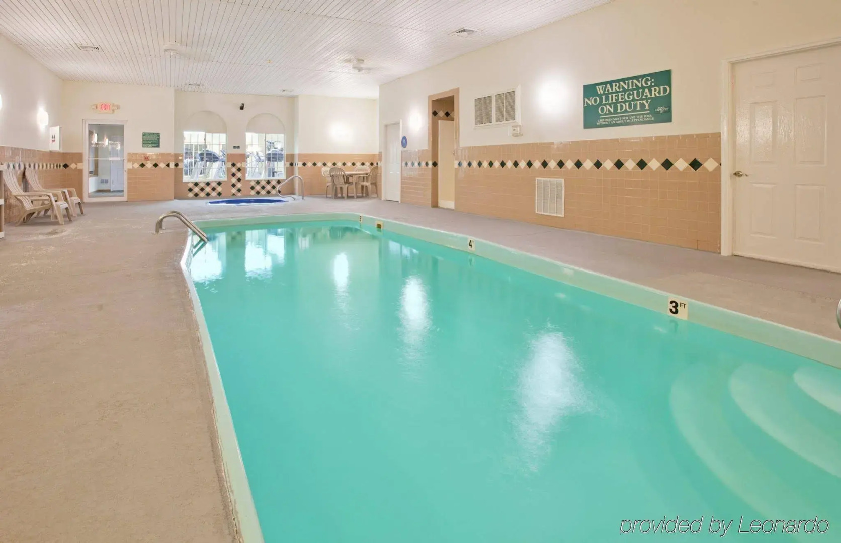 Country Inn & Suites by Radisson, Nevada, MO