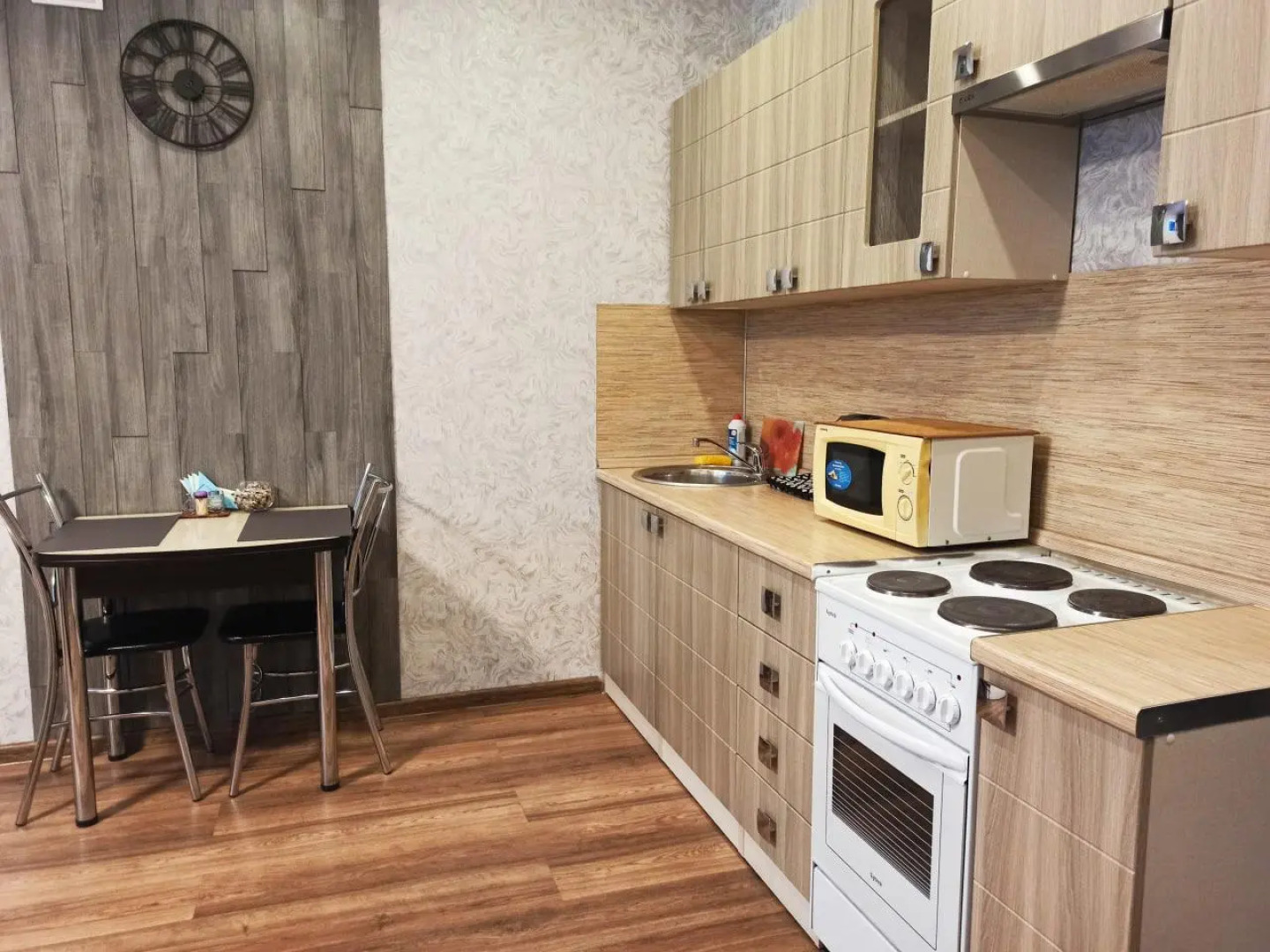 Апартаменты на улице Короленко 4