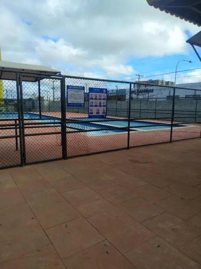 Apto para até 4 pessoas,ótima localização, área de lazer para crianças