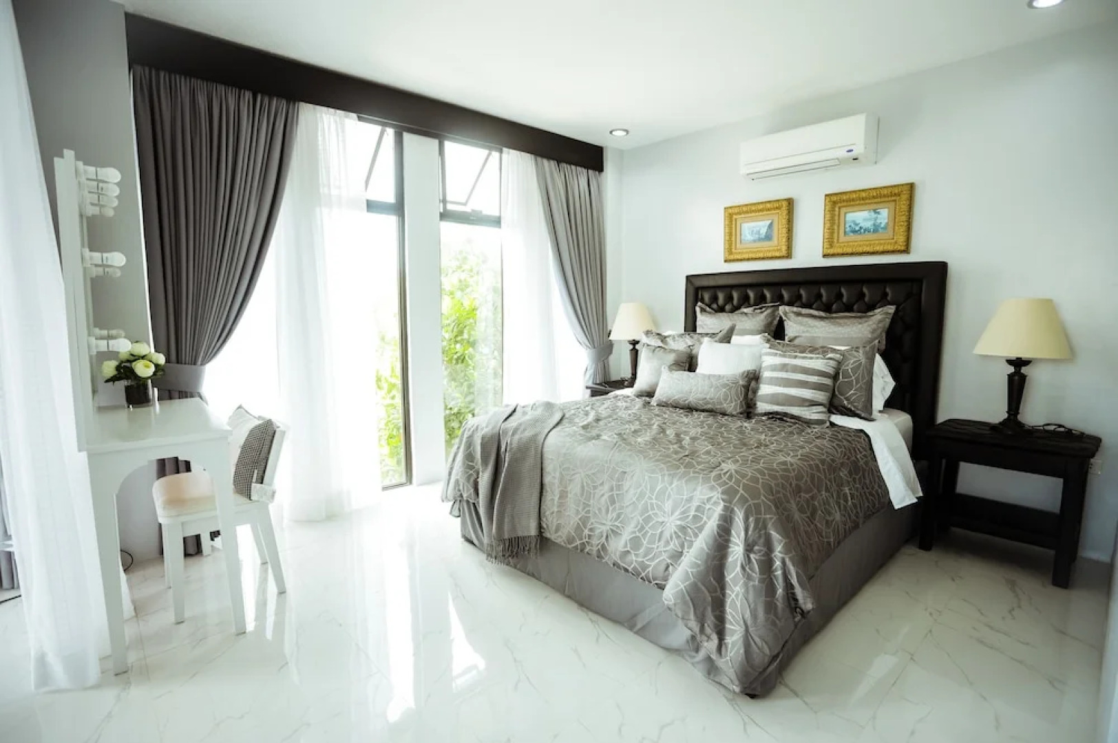 Zeller Court Apartelle