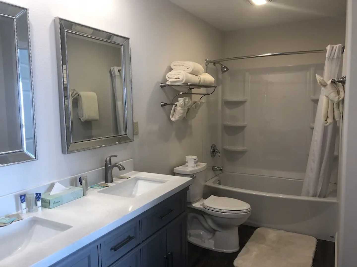 Sailor Jack's Oceanfront Inn