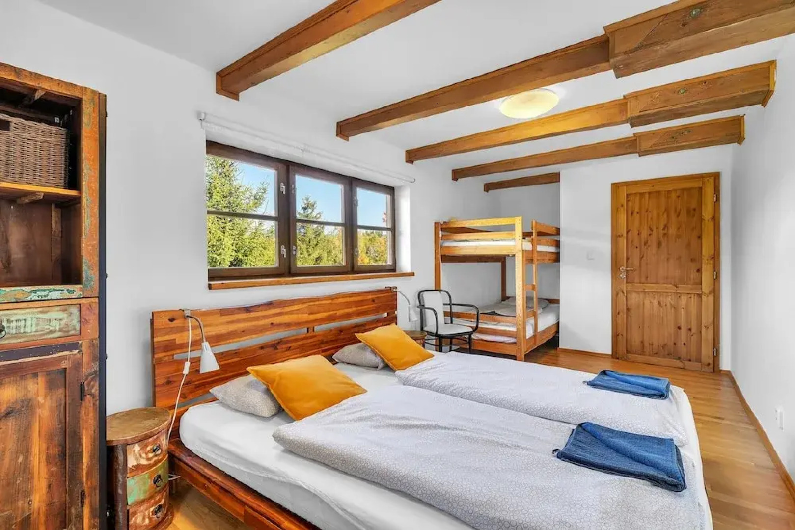 Villa in Dolni Branna With Sauna