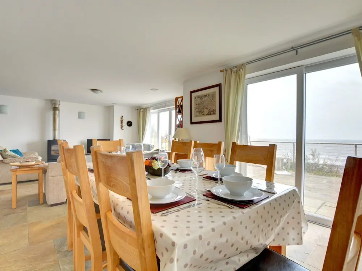 Detached House Overlooking the Beach With Enviable Unbroken sea Views