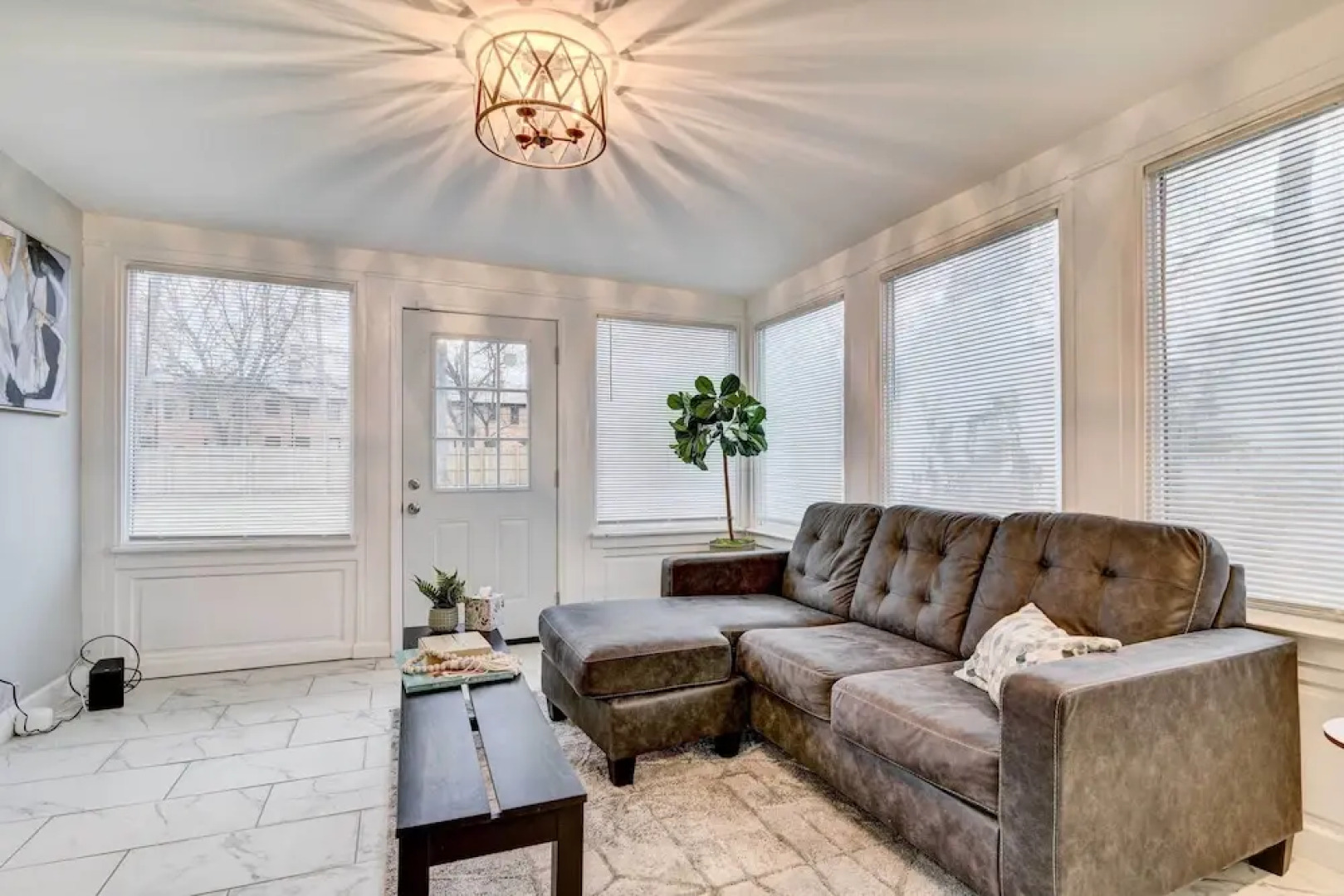 Luxurious Detroit Home - Walk to Golf & Park!