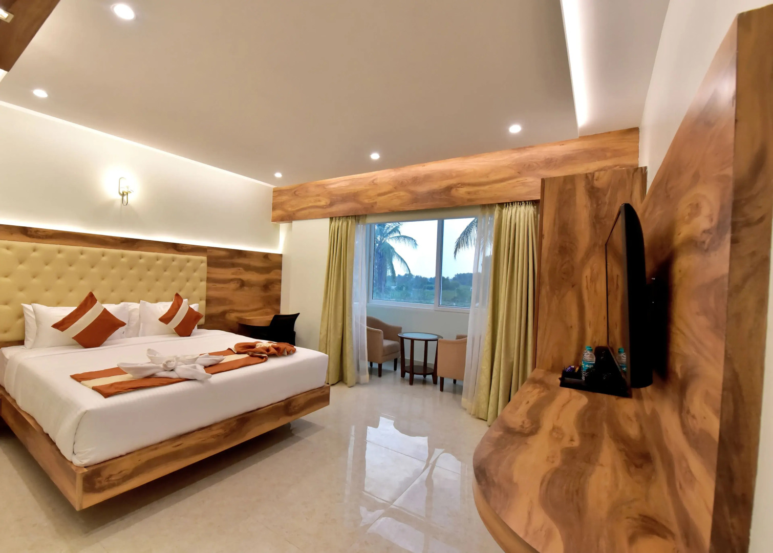 Royal Lotus View Resotel