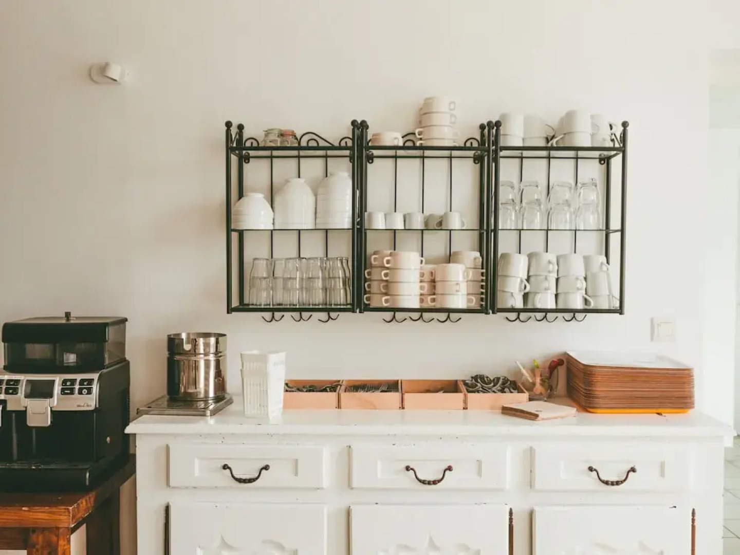 Modernly Furnished Cottage With Beautiful Terrace by a Lake