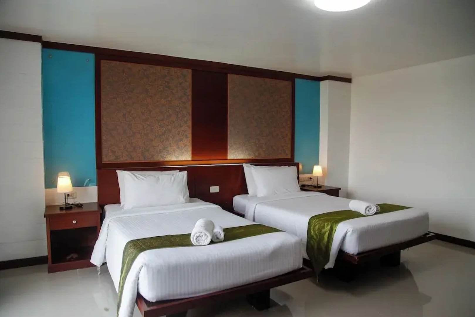 Convenient Grand Plus Hotel Suvarnabhumi