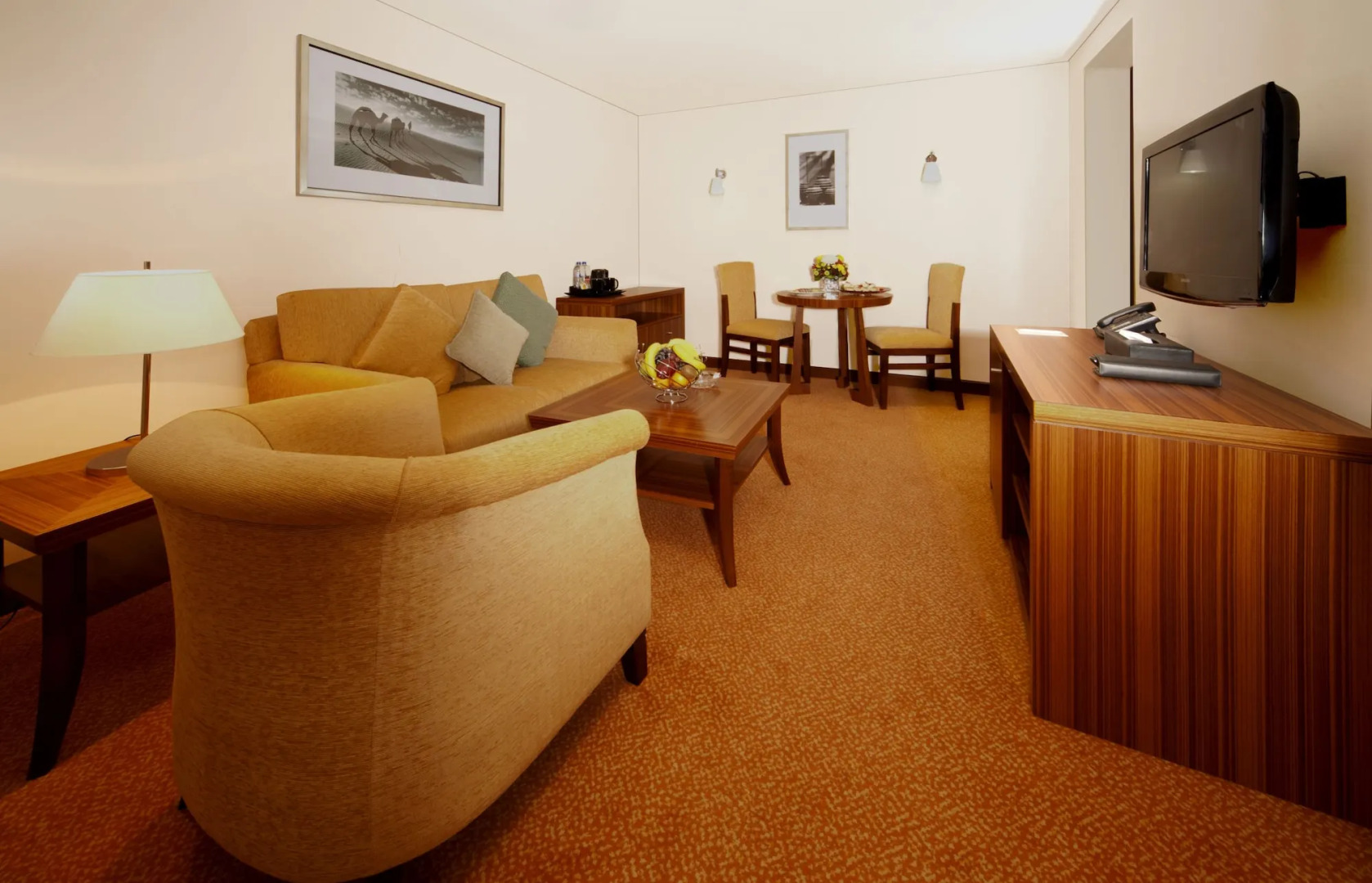 Отель City Seasons Al Hamra Hotel