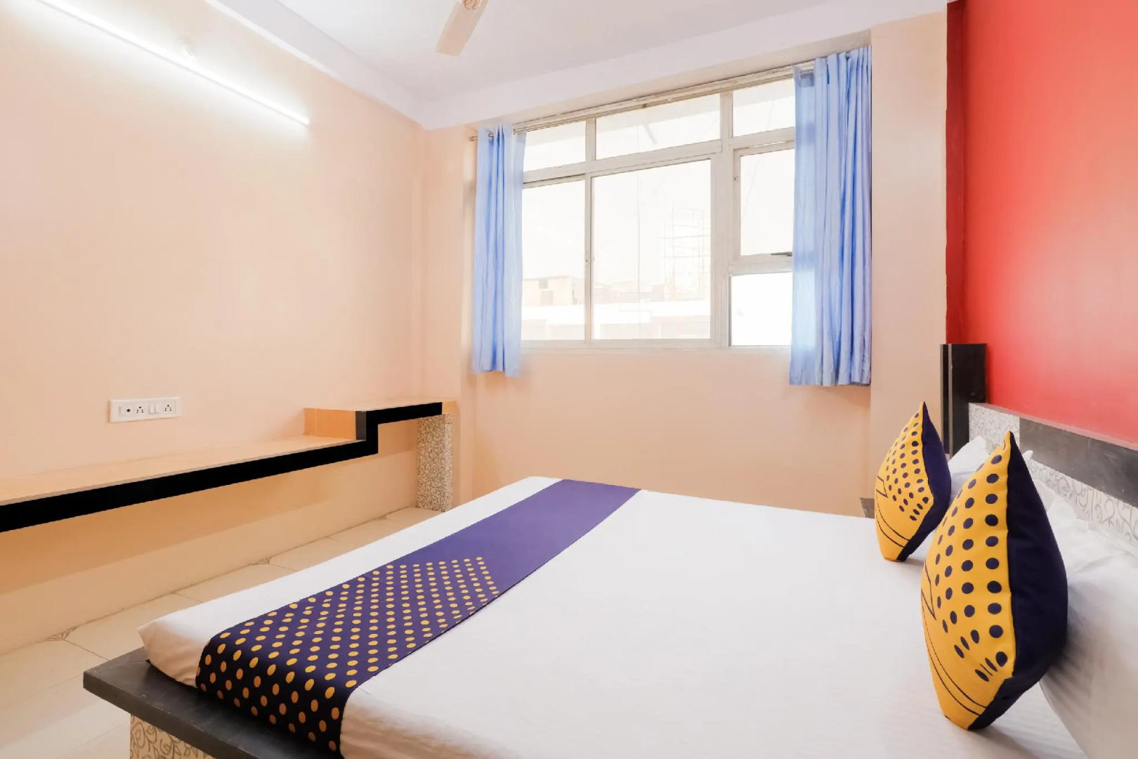 SPOT ON 62975 Hotel Harshdeep