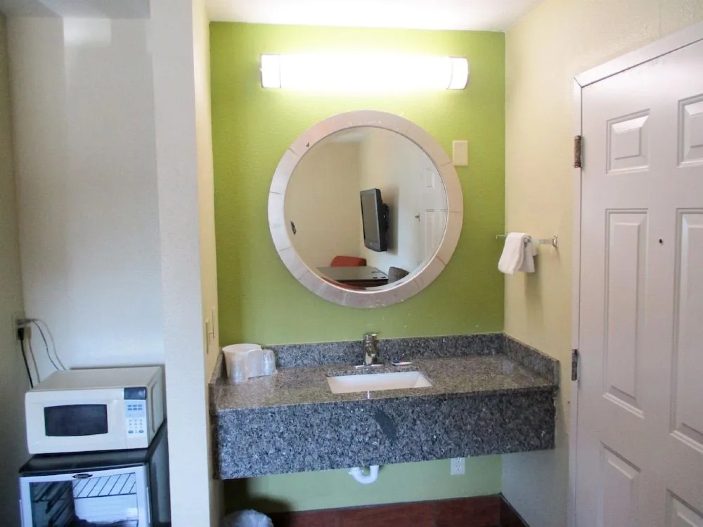 Motel 6 Savannah, GA