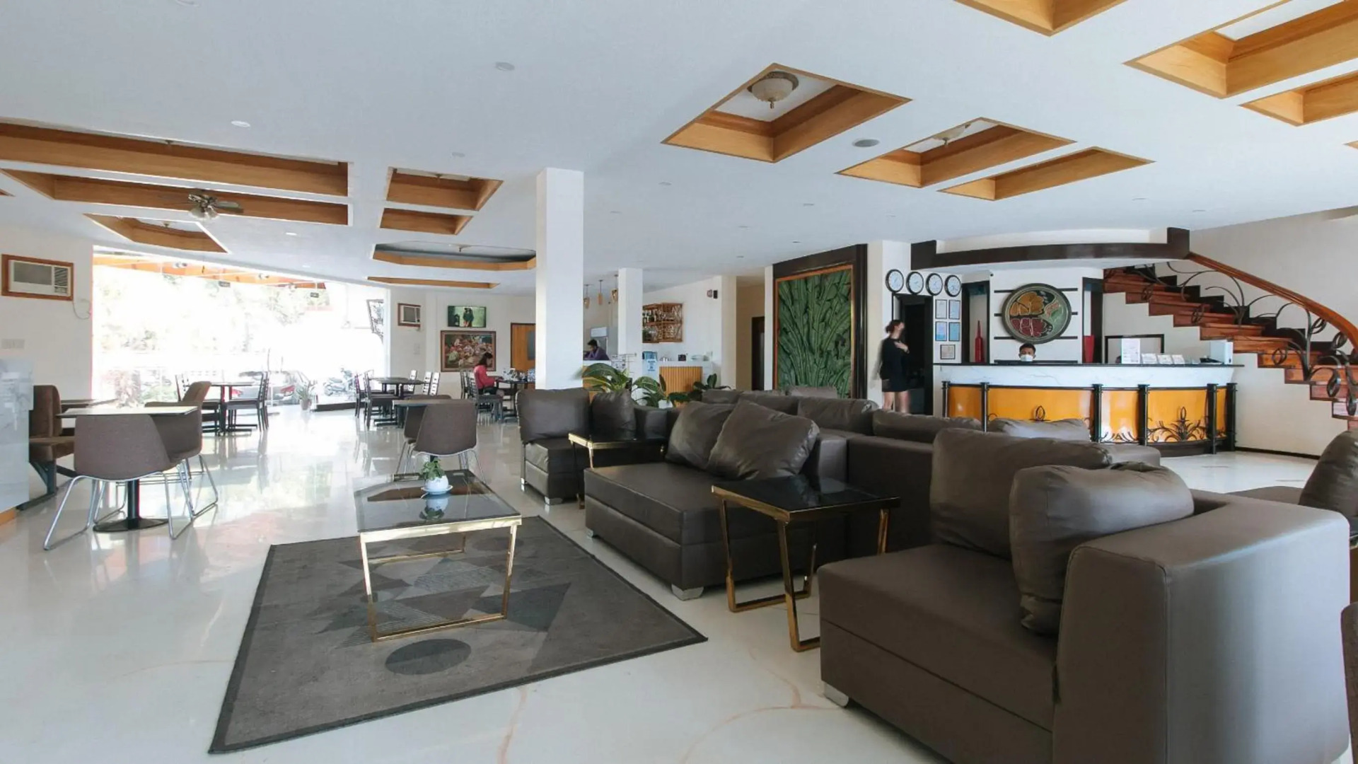 RedDoorz Premium @ Nick Hotel Gerona Tarlac