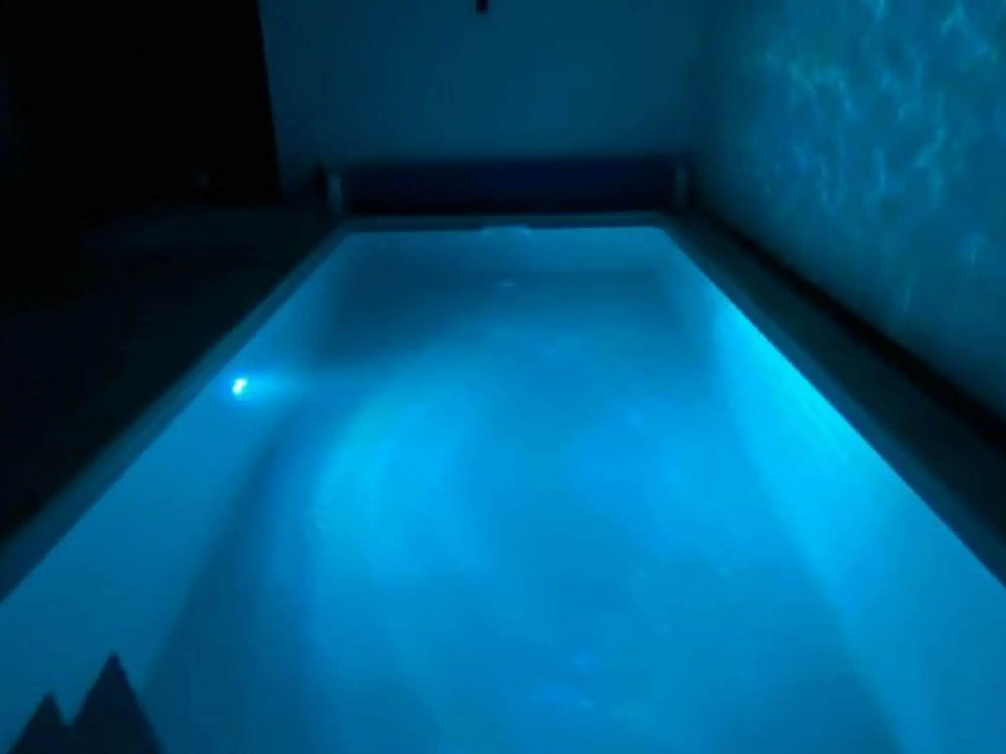 Attractive holiday home in Moëlan-sur-Mer with garden