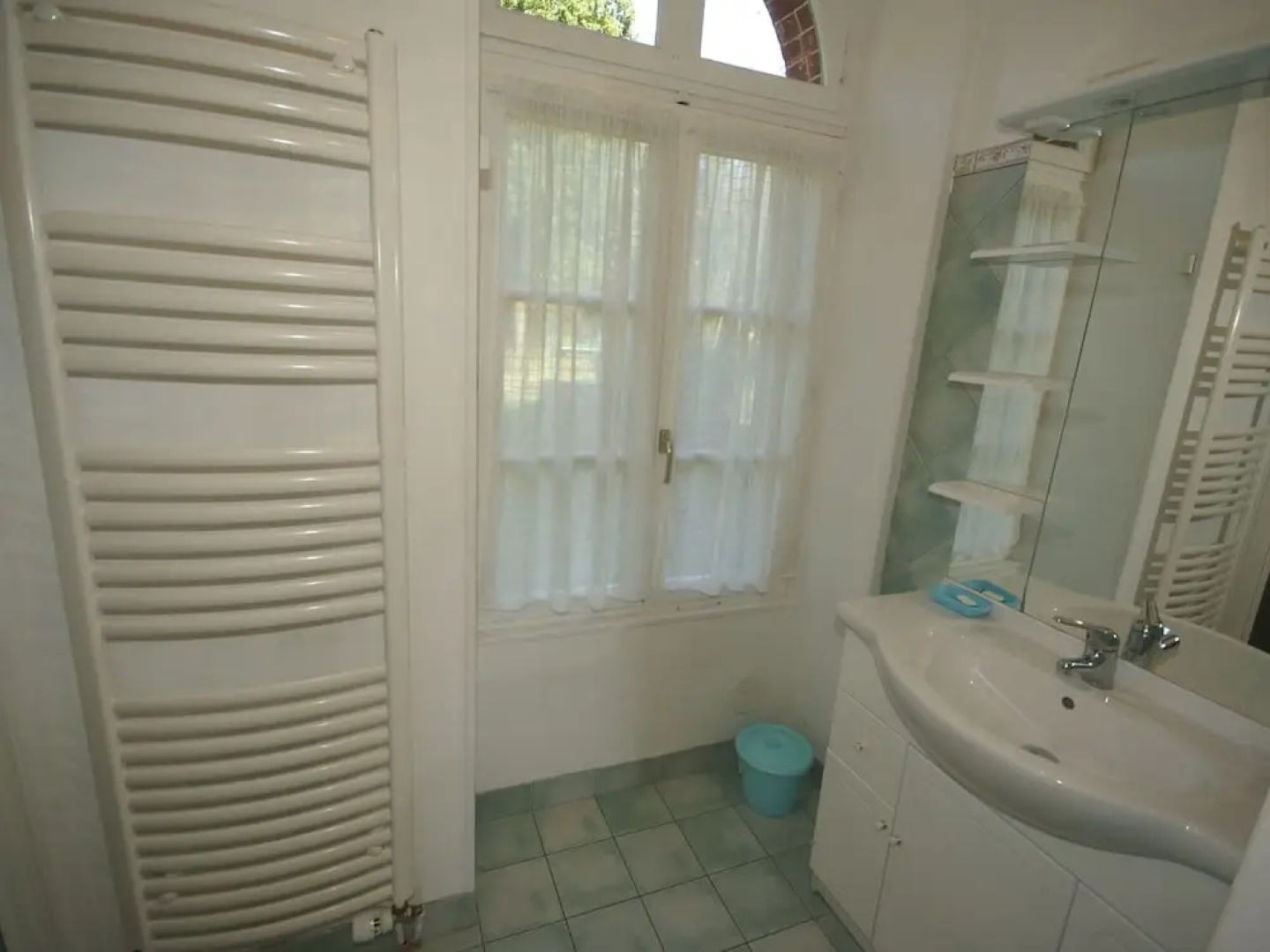 Cozy Holiday Home with Garden in Cernoy-en-Berry France
