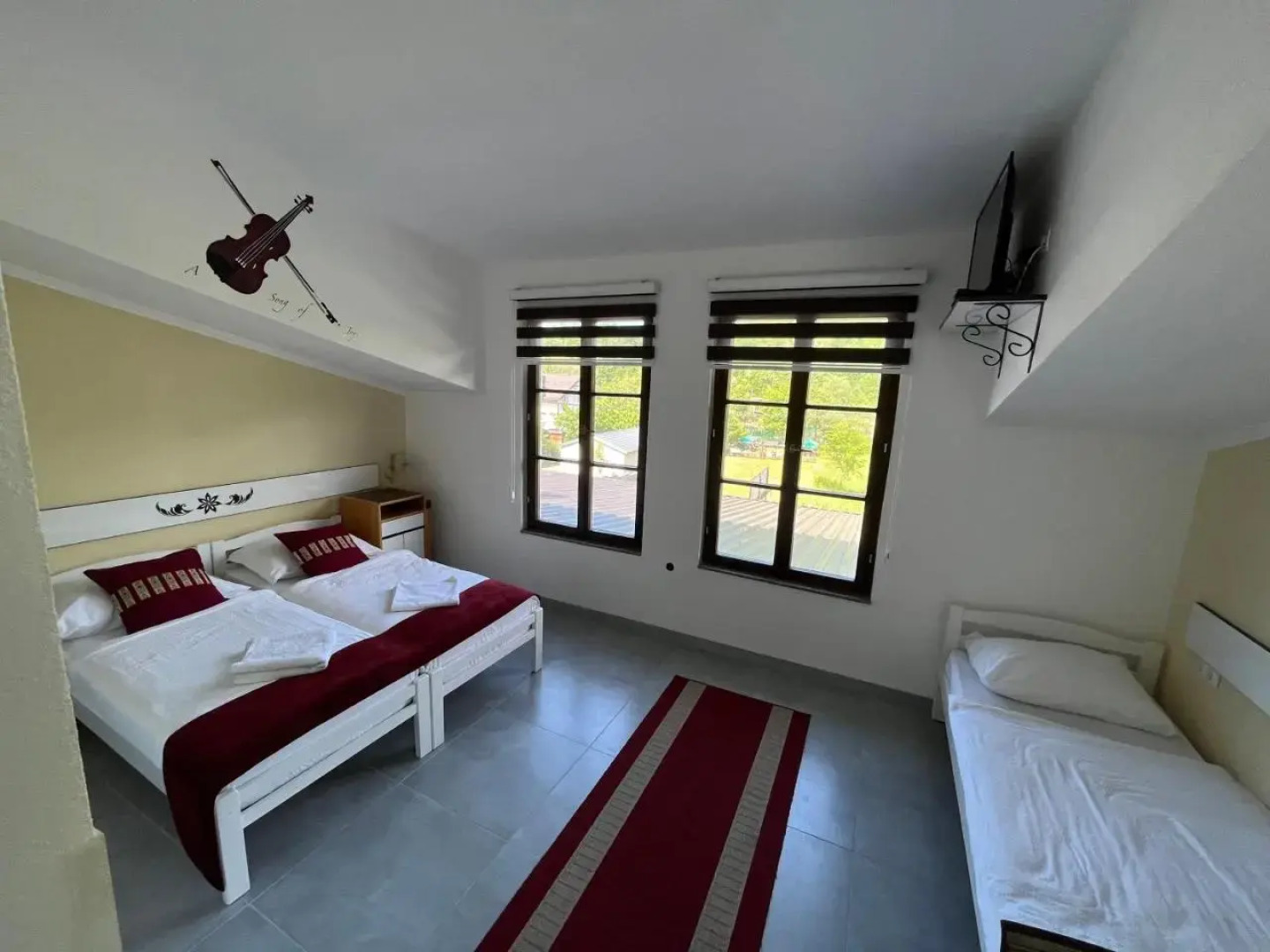 Rooms and Apartments Neron