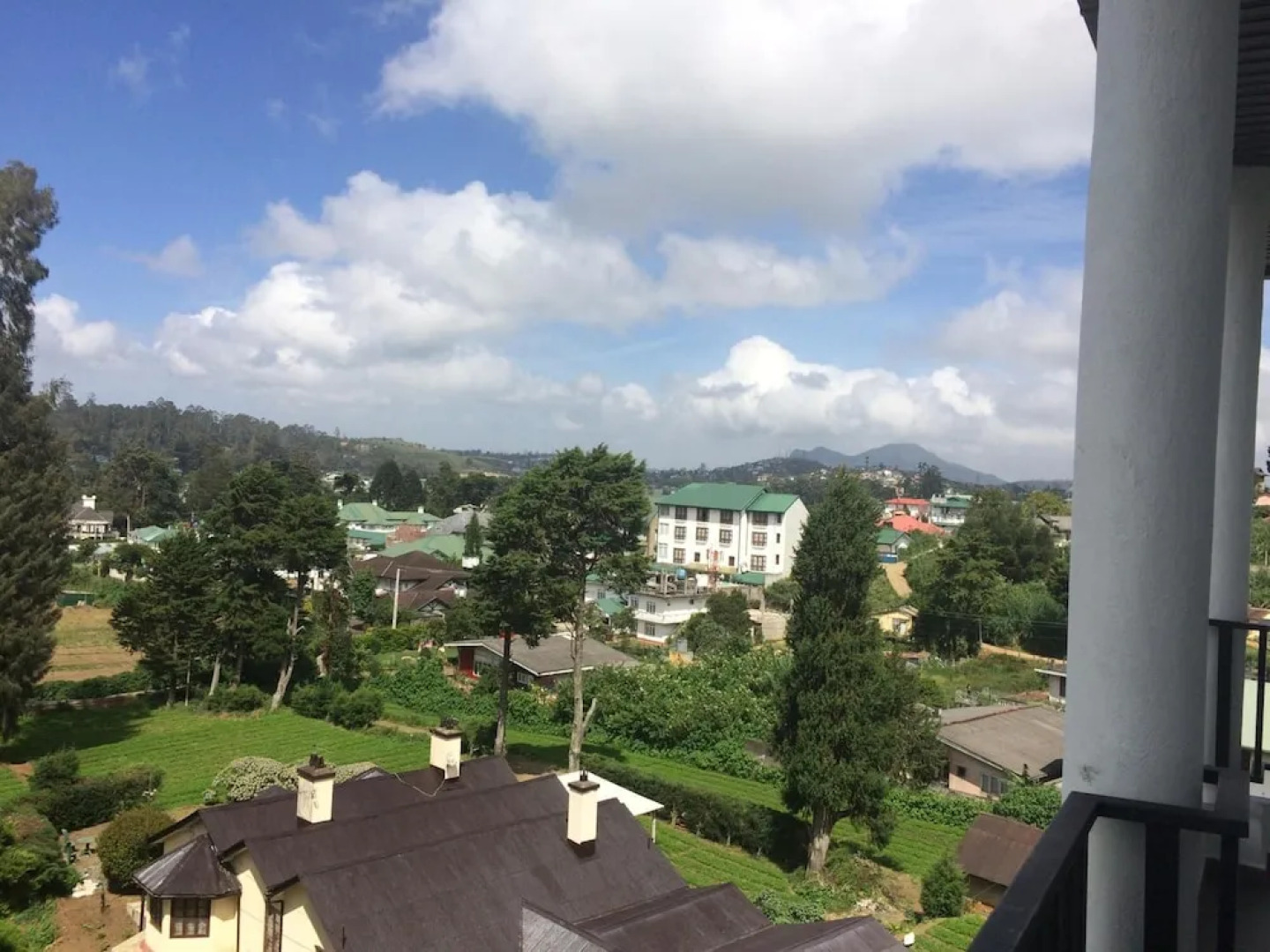 LOTUS Luxury Apartment