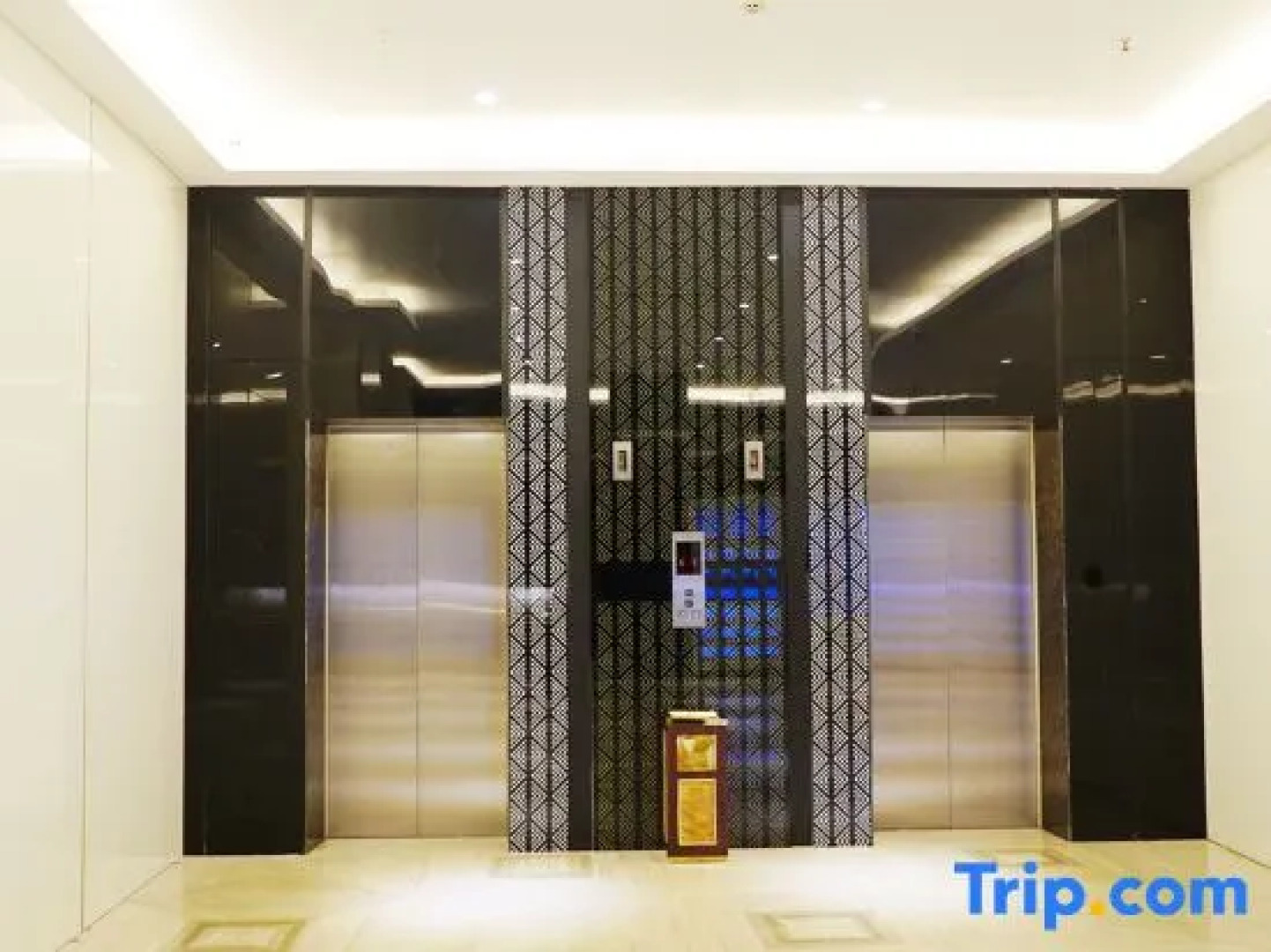 Xing Yi Hai Yu Hotel