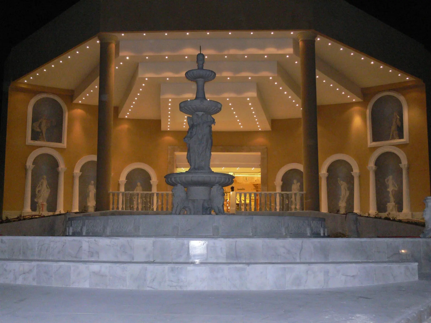 Titanic Palace - Families and Couples only