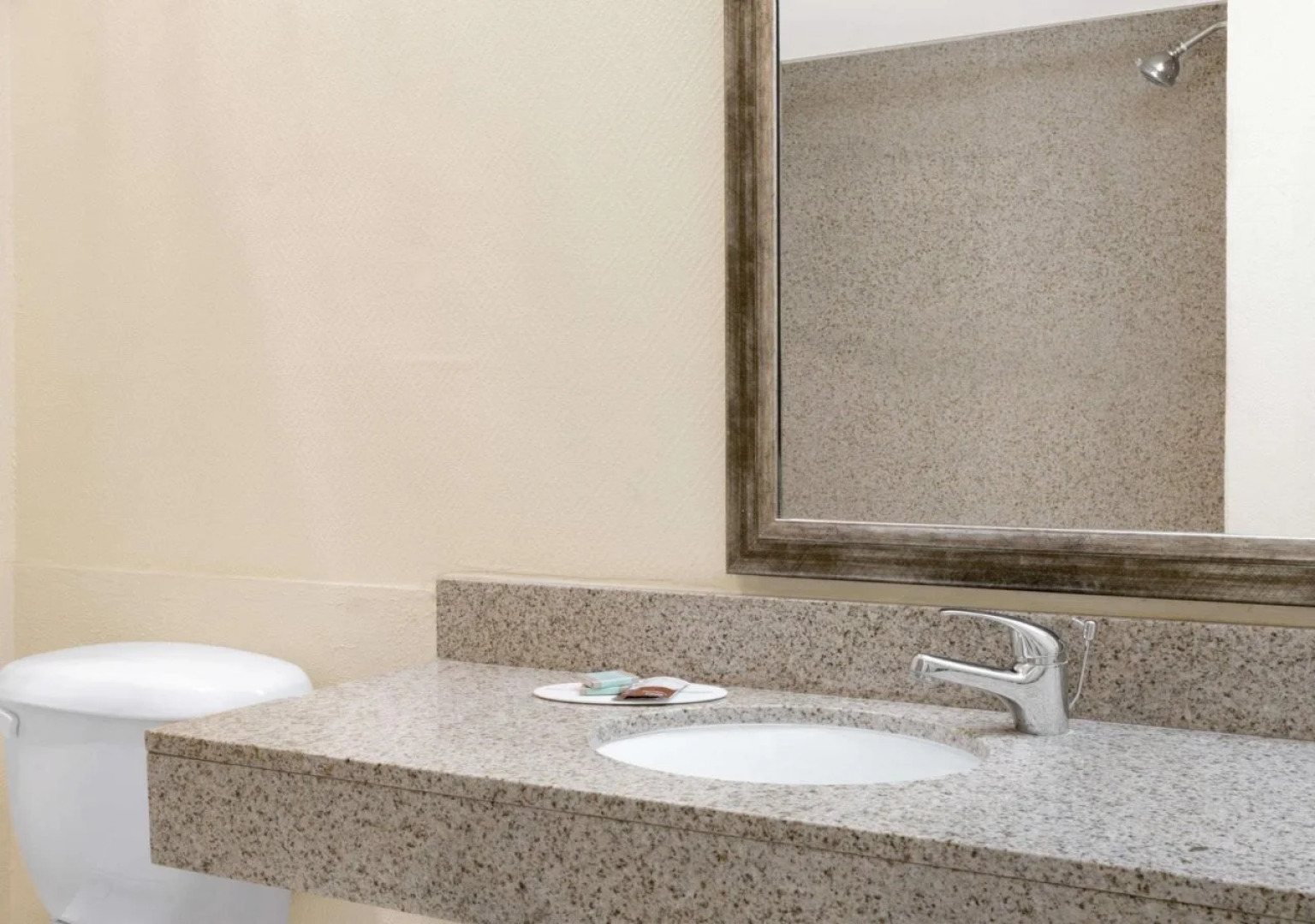 Silver Spur Vintage Inn & Suites