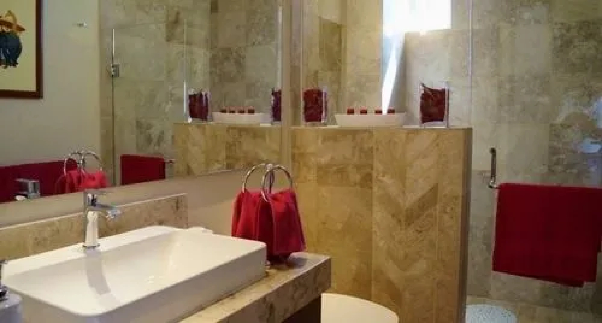 Luxury Condo V177 Romantic Zone