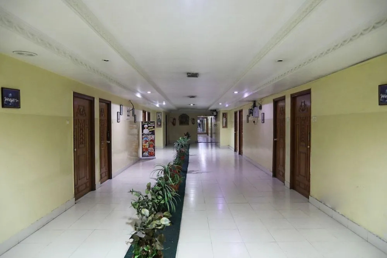OYO 28631 Hotel Parbati International