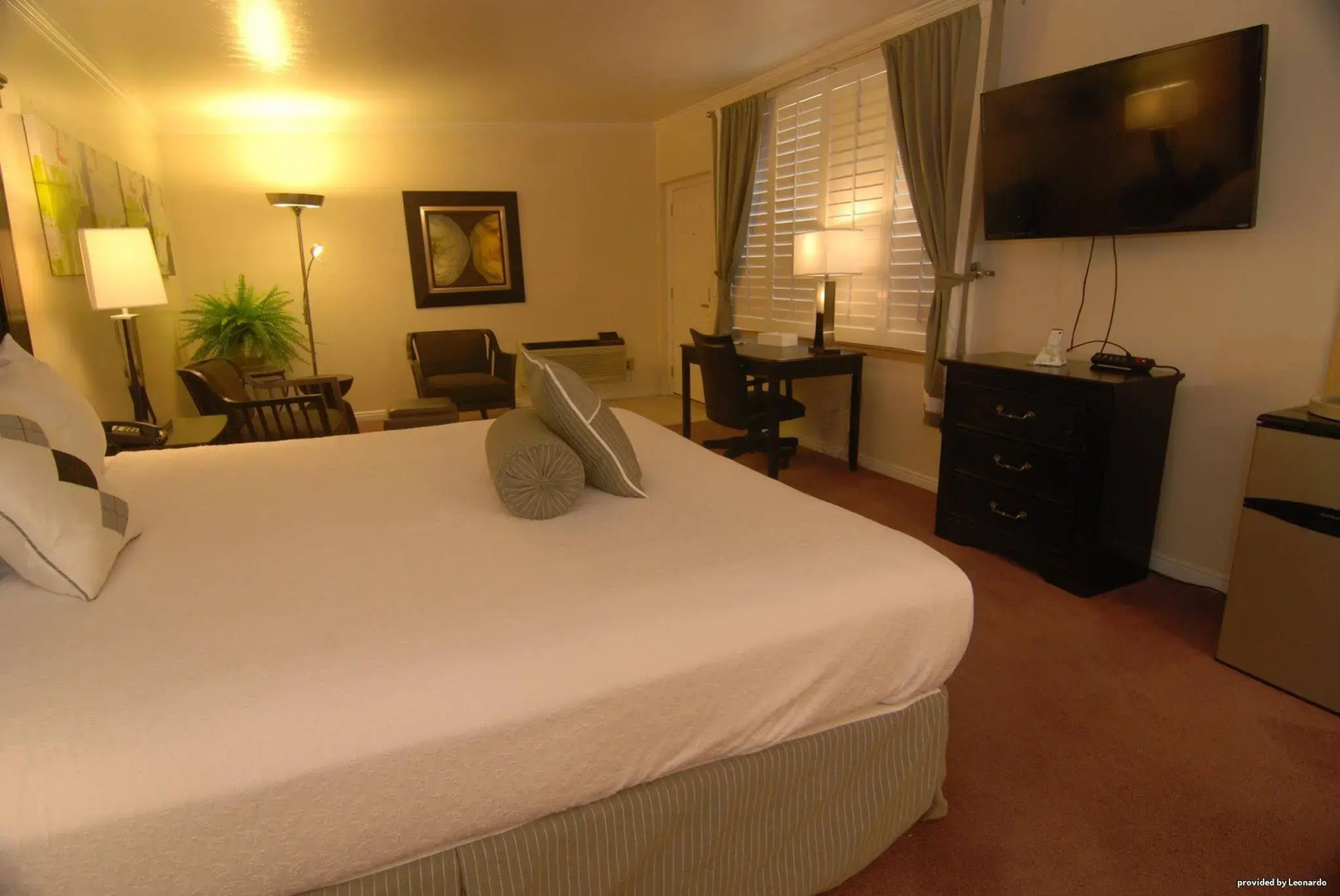 Econo Lodge Inn & Suites Vernal near Dinosaur Monument