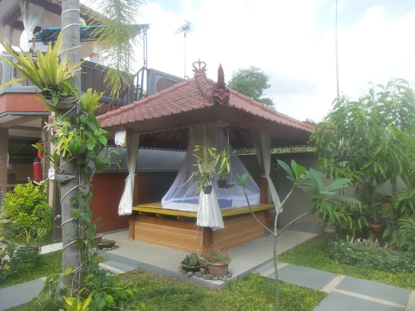 Summer Guesthouse
