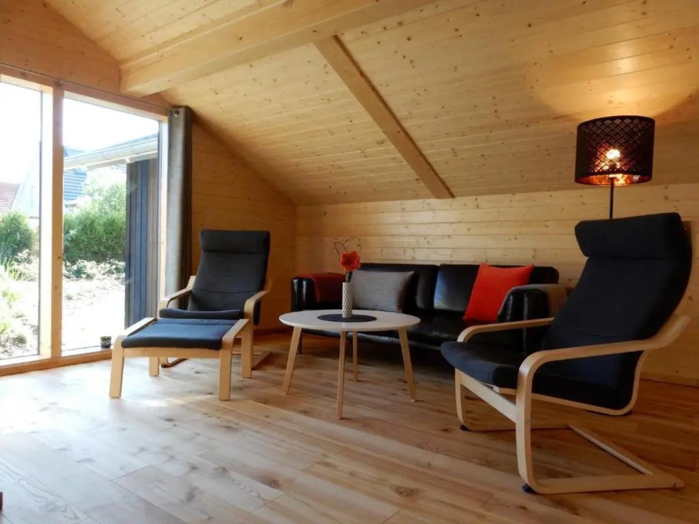 Schwarzes Holzferienhaus mit Sauna -- GARTENGLÜCK -- an der Ostsee, Zierow bei Wismar, Strand 500m, 2 Schlafzimmer