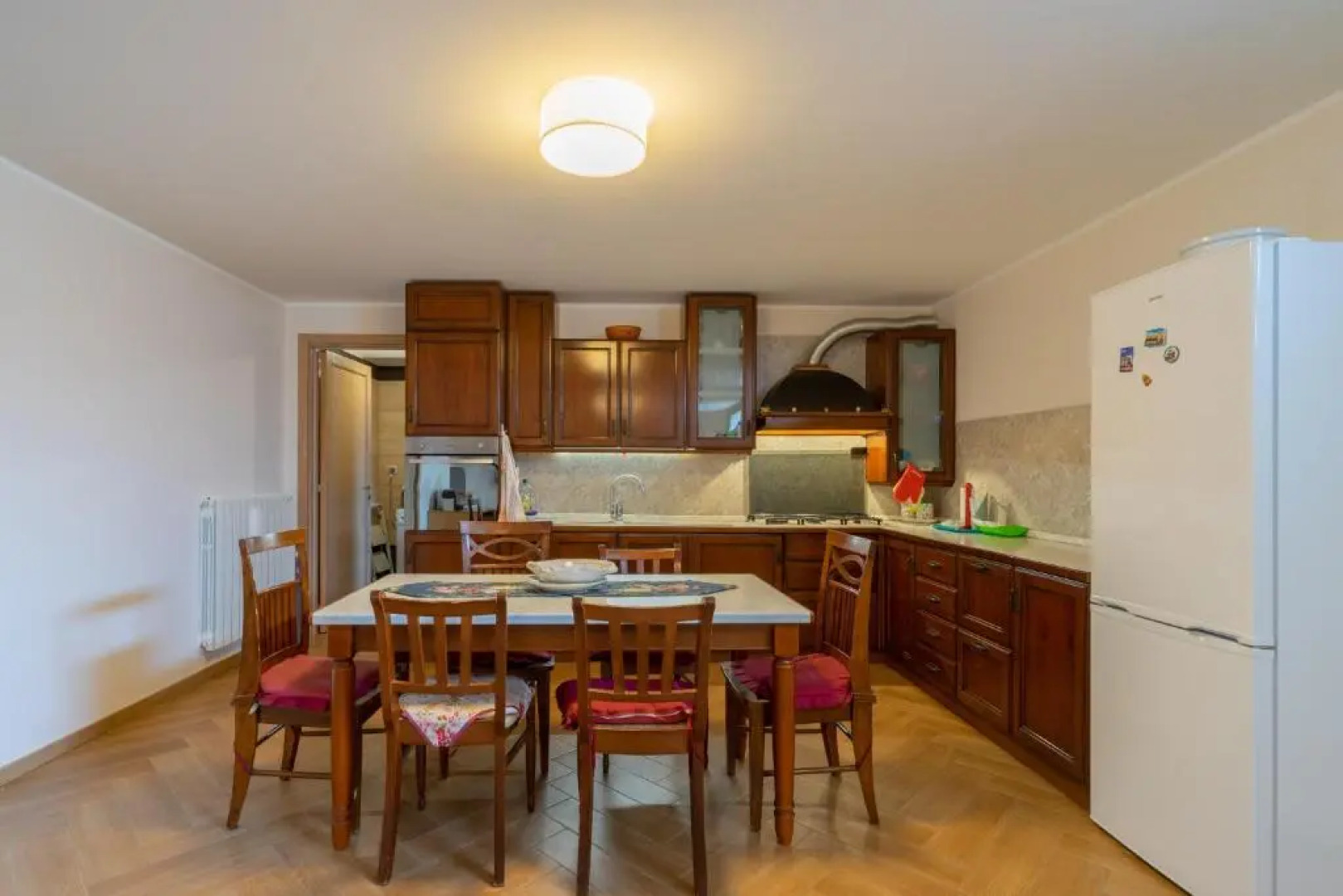 Intera villa con 2 bagni 4 camere da letto e box auto