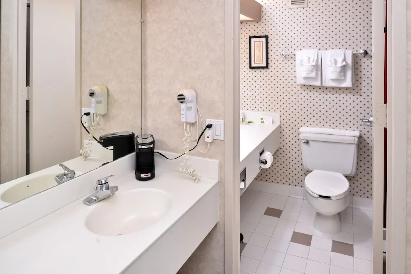 Edward Hotel & Convention Center