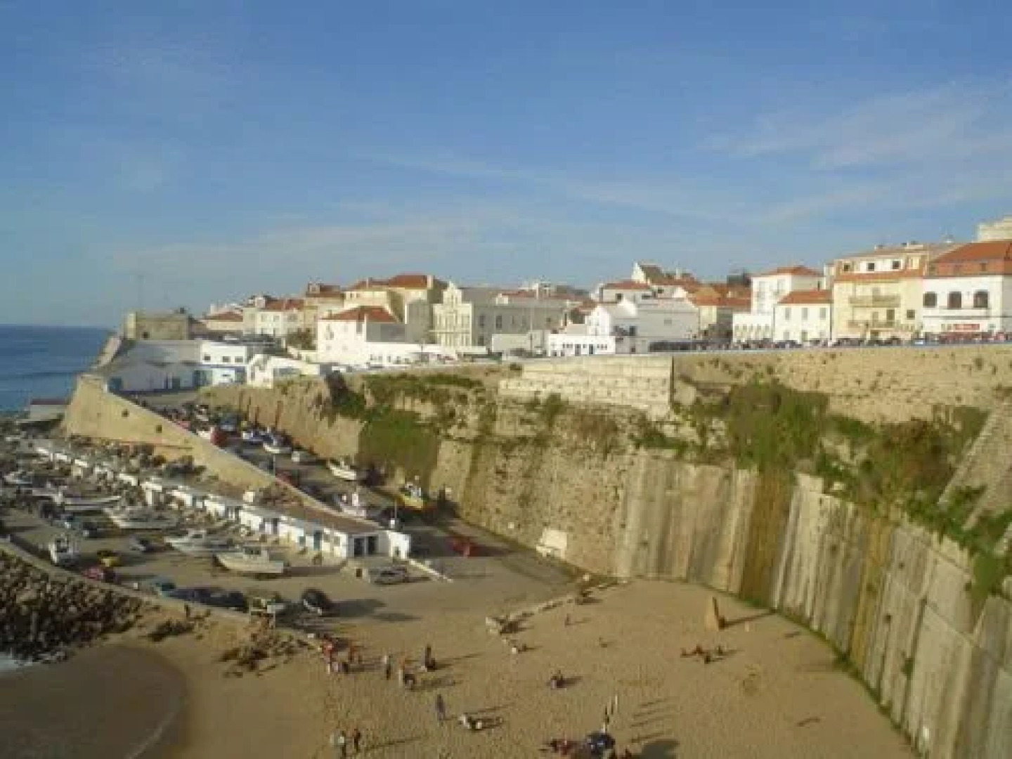 Amar Hostel, Suites & Surf Camp