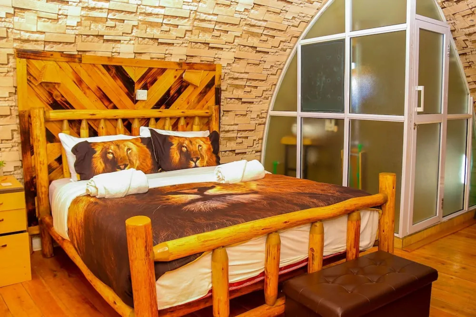 Amanya 1 -bed King Lion Tent