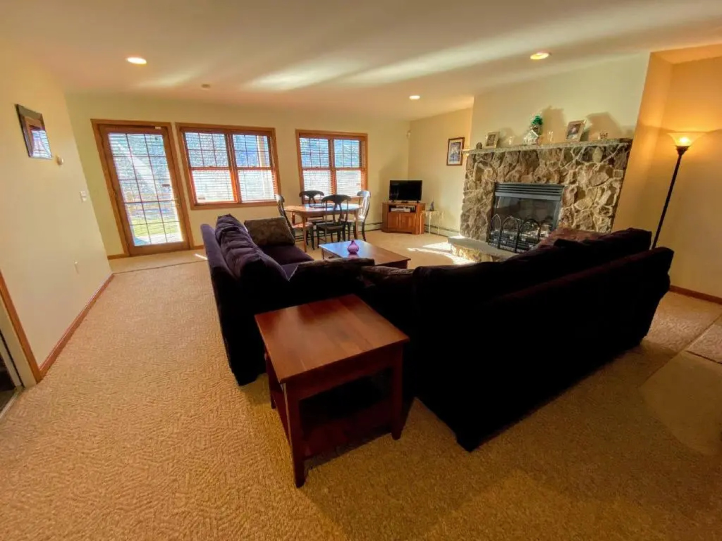 H5 Luxurious Stonehill Townhome With Magnificent ski Slopes View hot tub