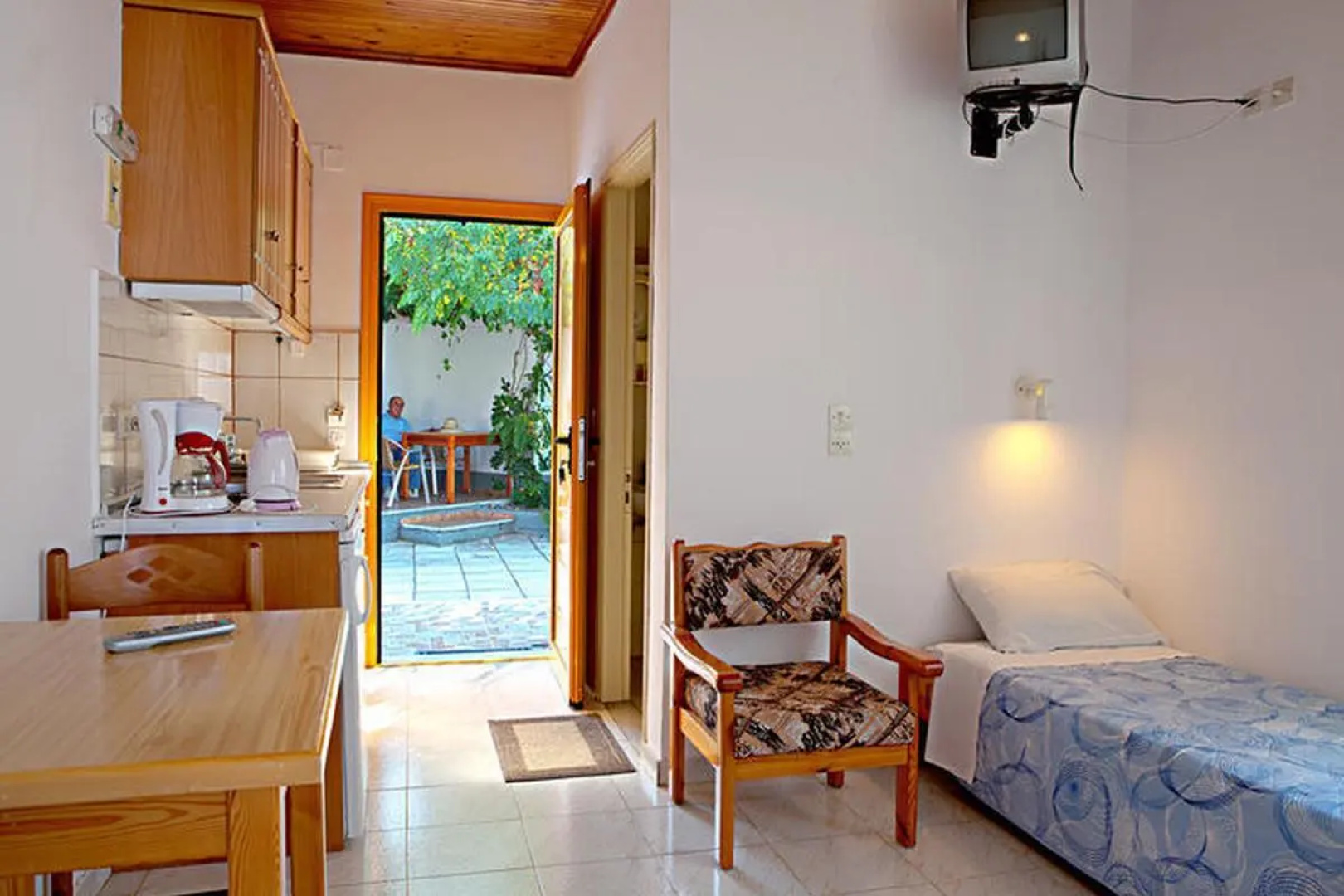 Anaxos Hill Village