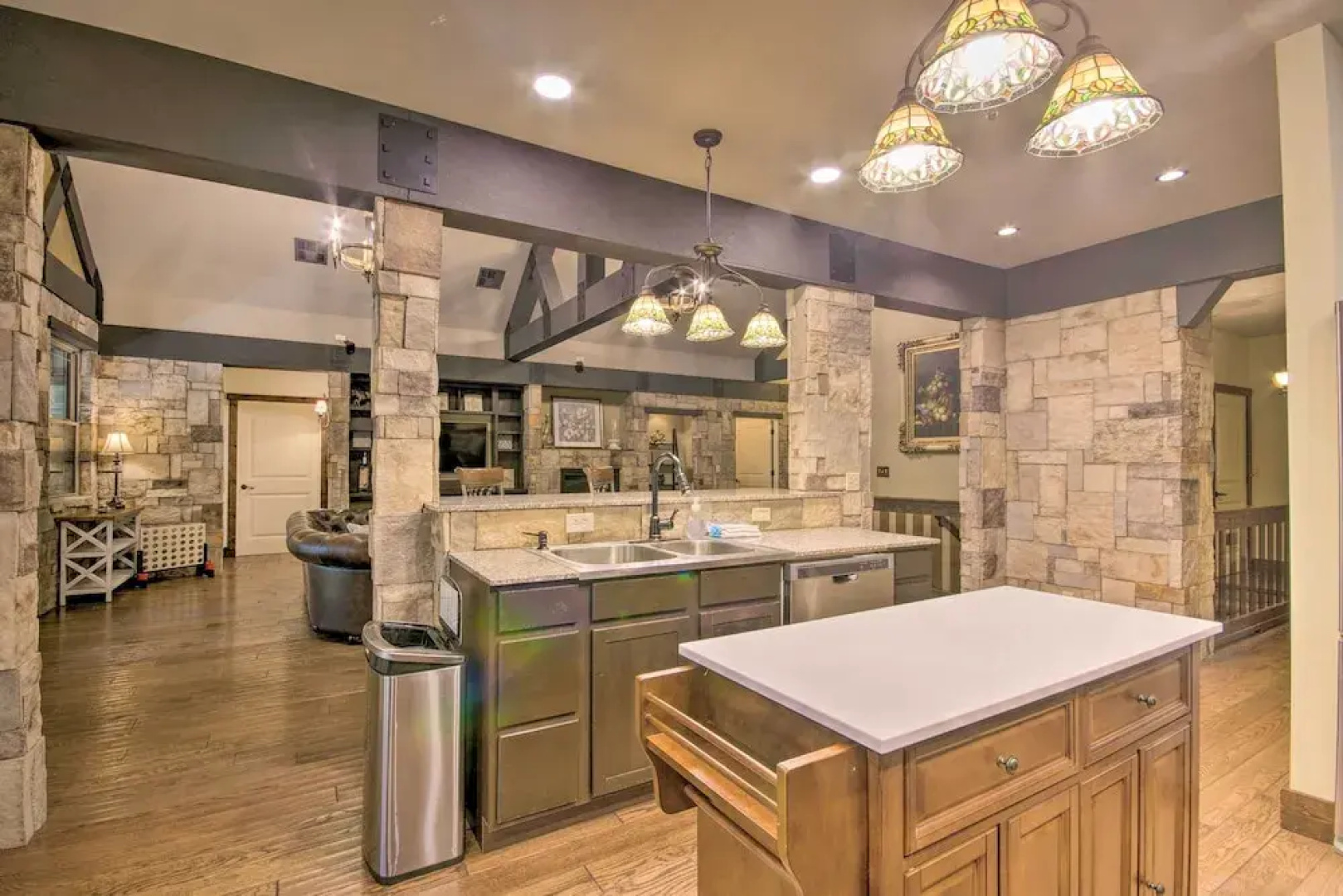 'dragon Castle' w/ Secret Passage, Dock, & Hot Tub