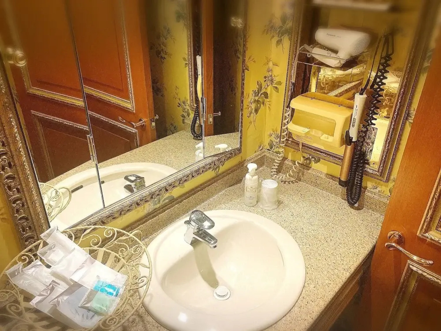 Hotel Palais de Fleurs - Adults Only