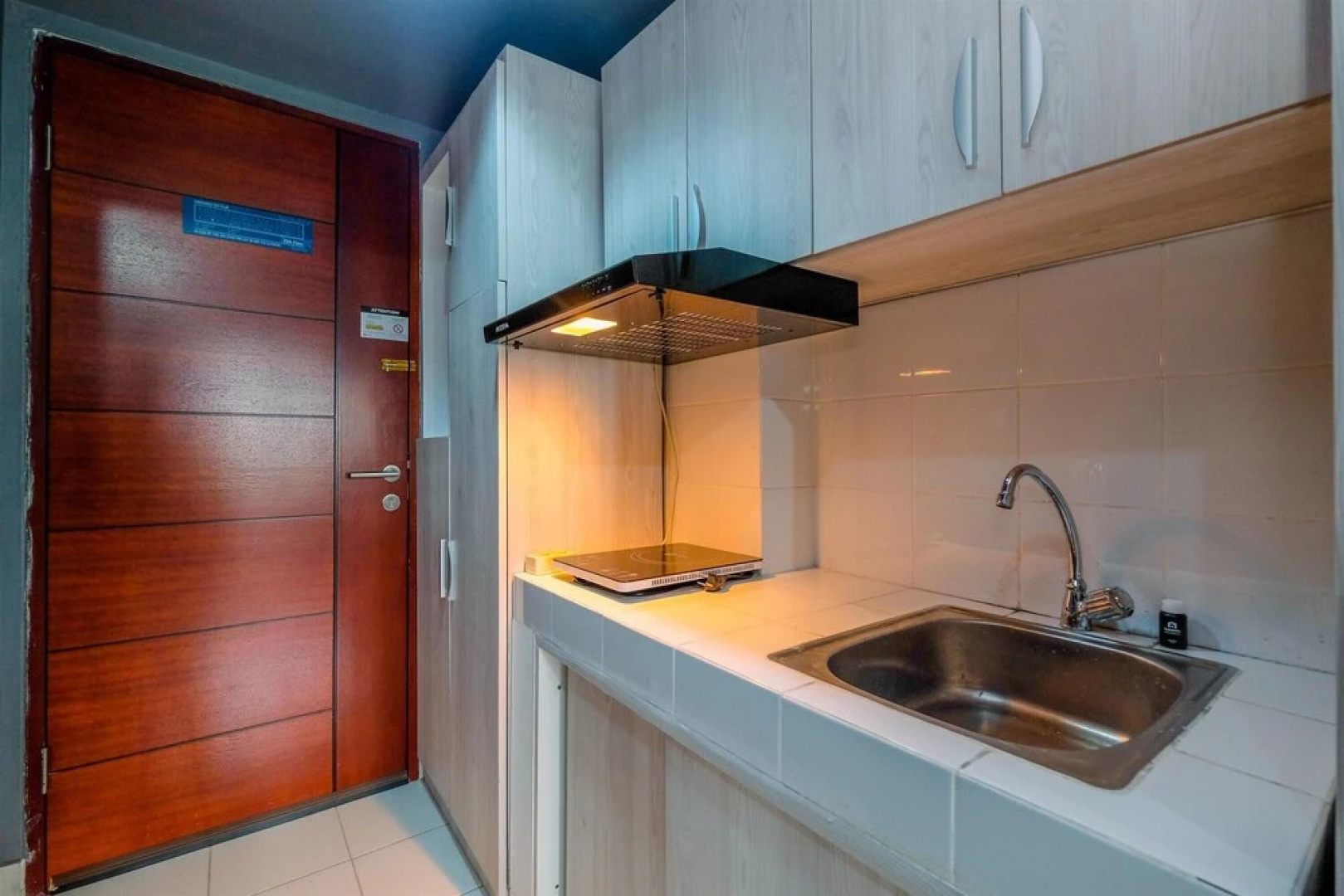 Comfy And Tidy Studio Kaliana Apartment