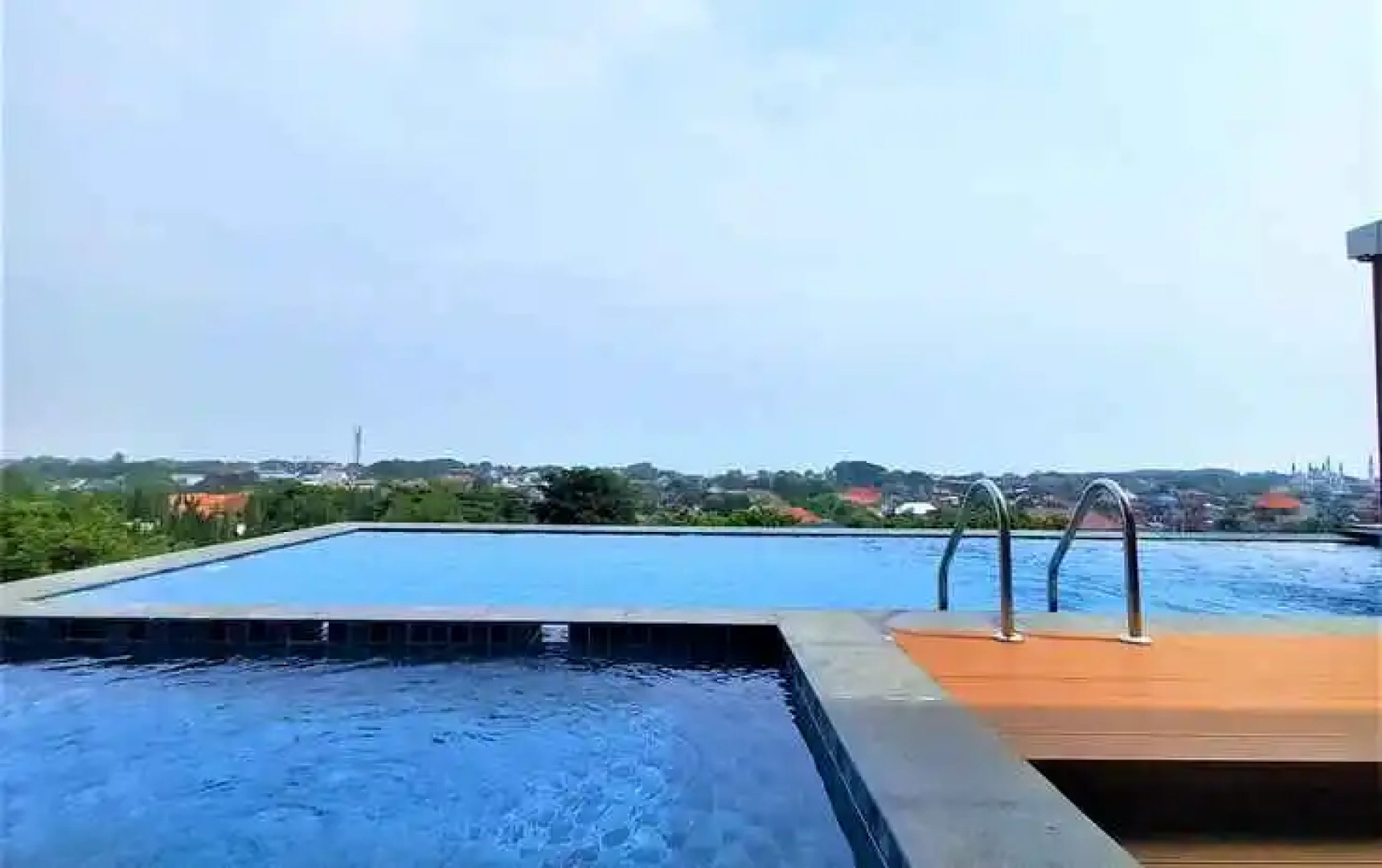 Front One King Hotel