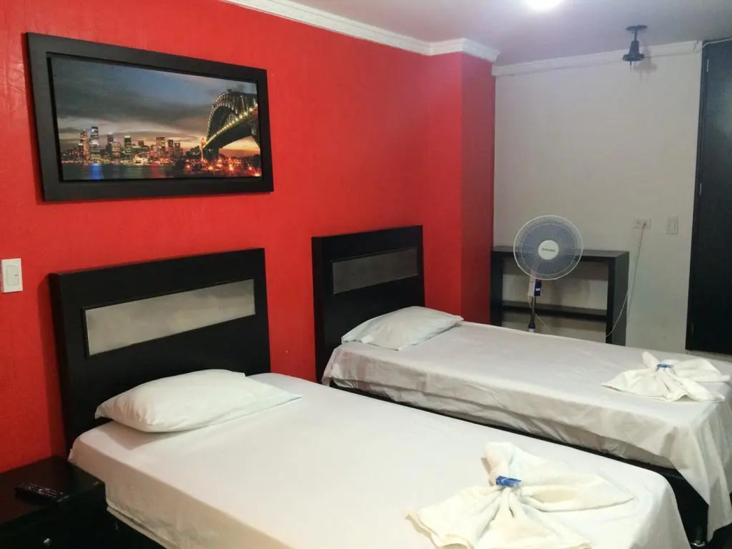 Ayenda 1225 Hotel Praga Medellin