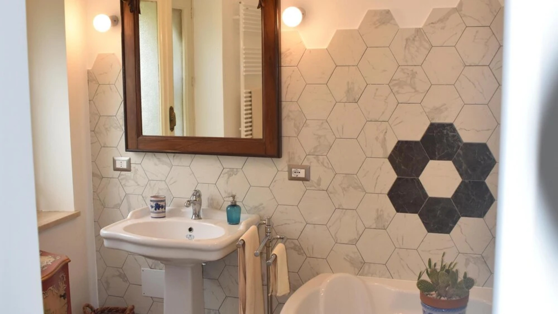 Stunning Villa With Private Pool Chlorine-free and Jacuzzi