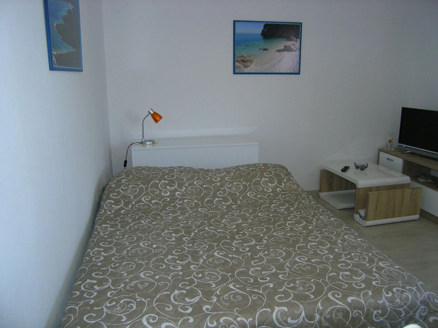 Studio apartment Mici 2 - great loaction and relaxing: SA2  Cres, Island Cres