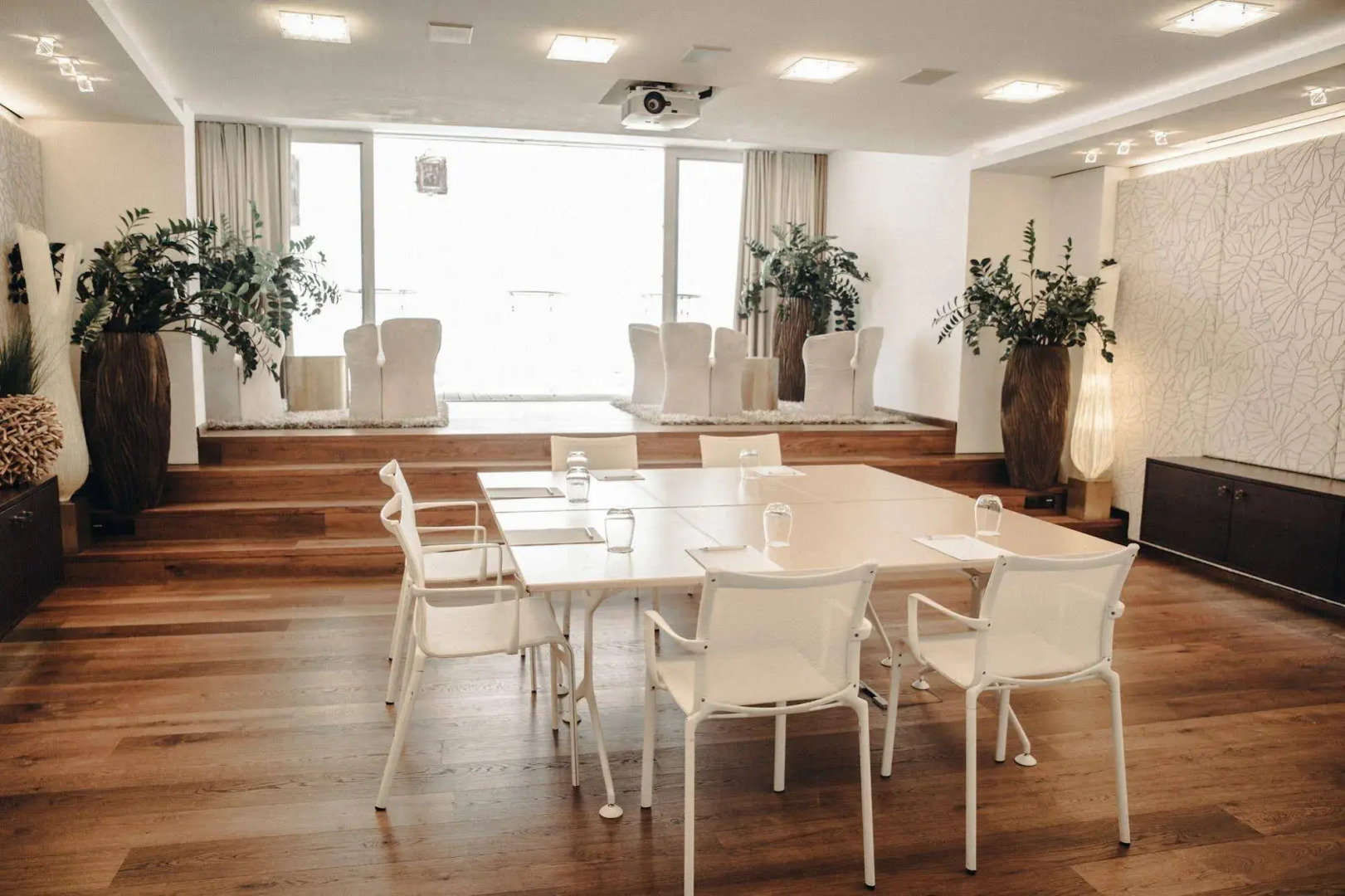 Iris Porsche Hotel & Restaurant