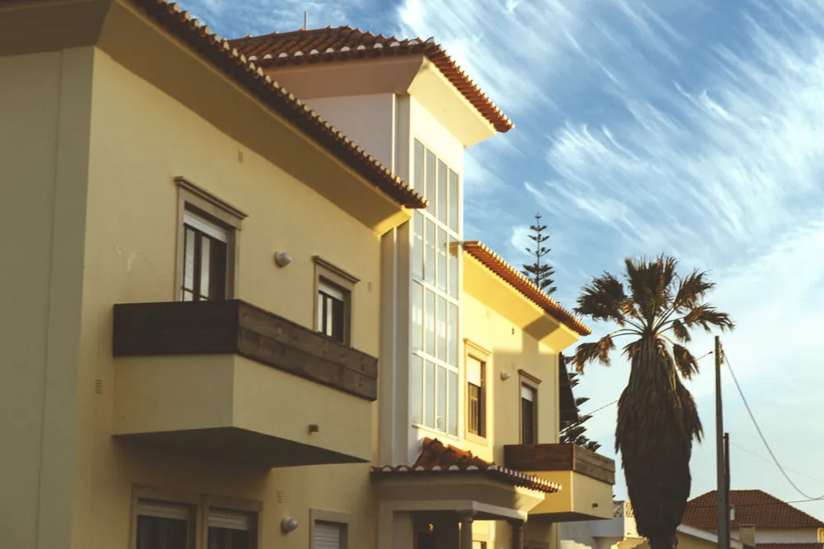 Cliff Surf Camp Hostel